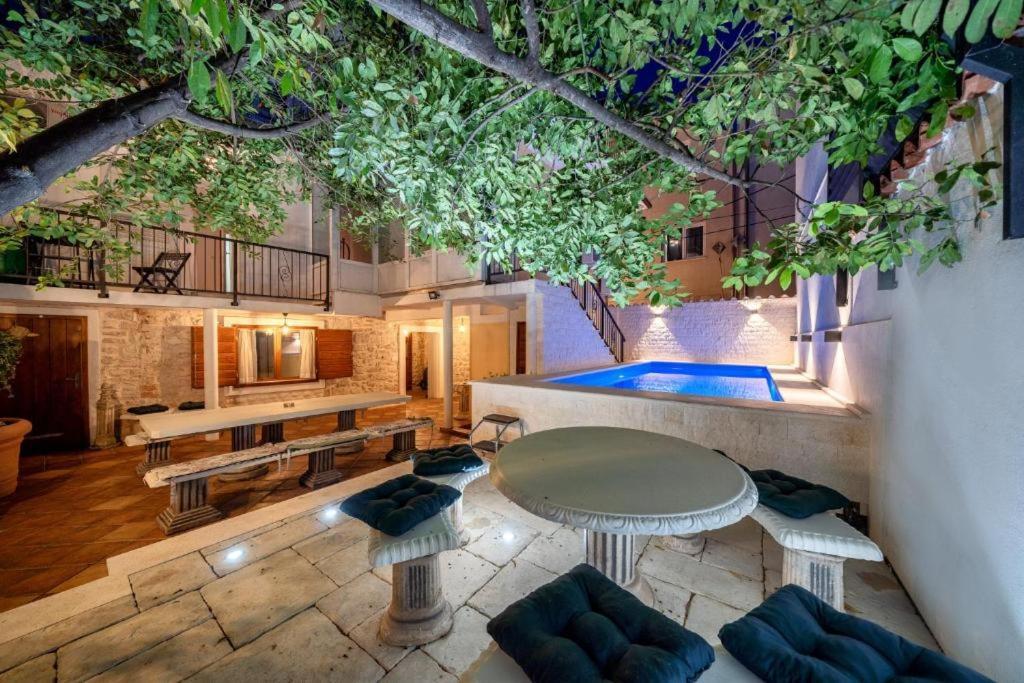 Heritage Residence In Center With Pool- Apartments Vodice Exteriér fotografie