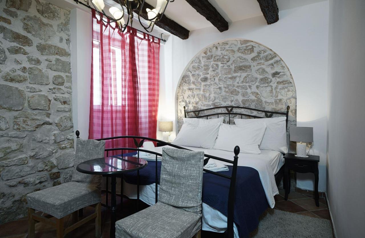 Heritage Residence In Center With Pool- Apartments Vodice Pokoj fotografie