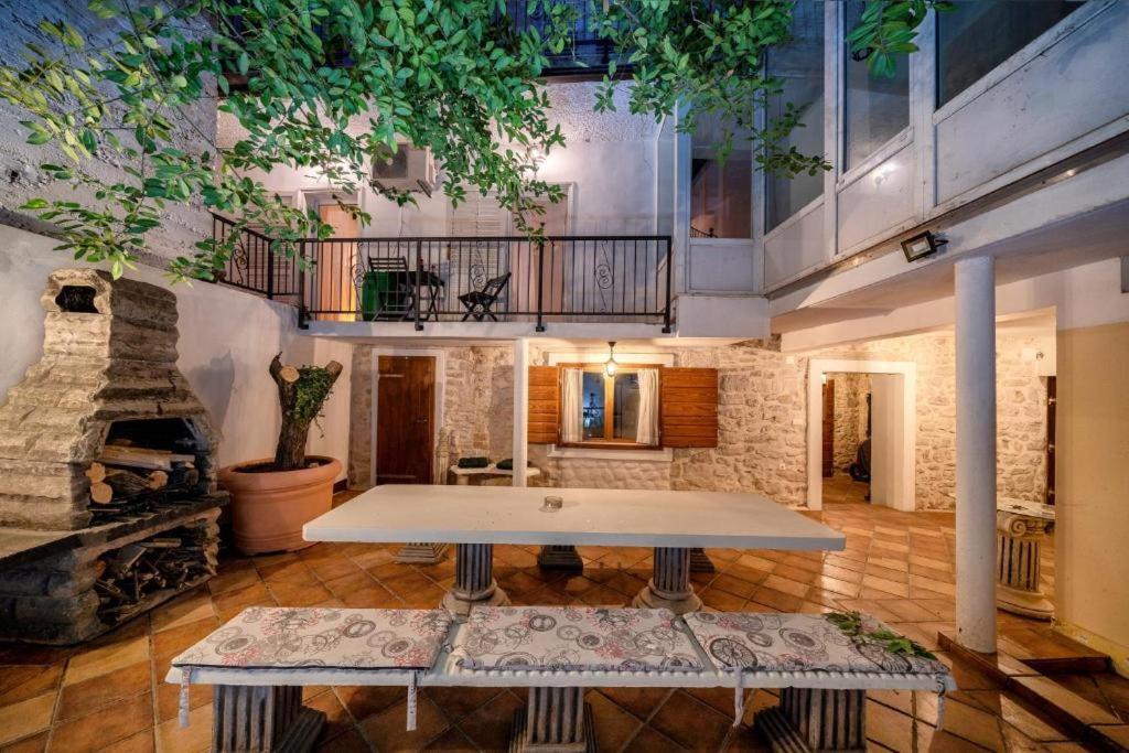 Heritage Residence In Center With Pool- Apartments Vodice Exteriér fotografie