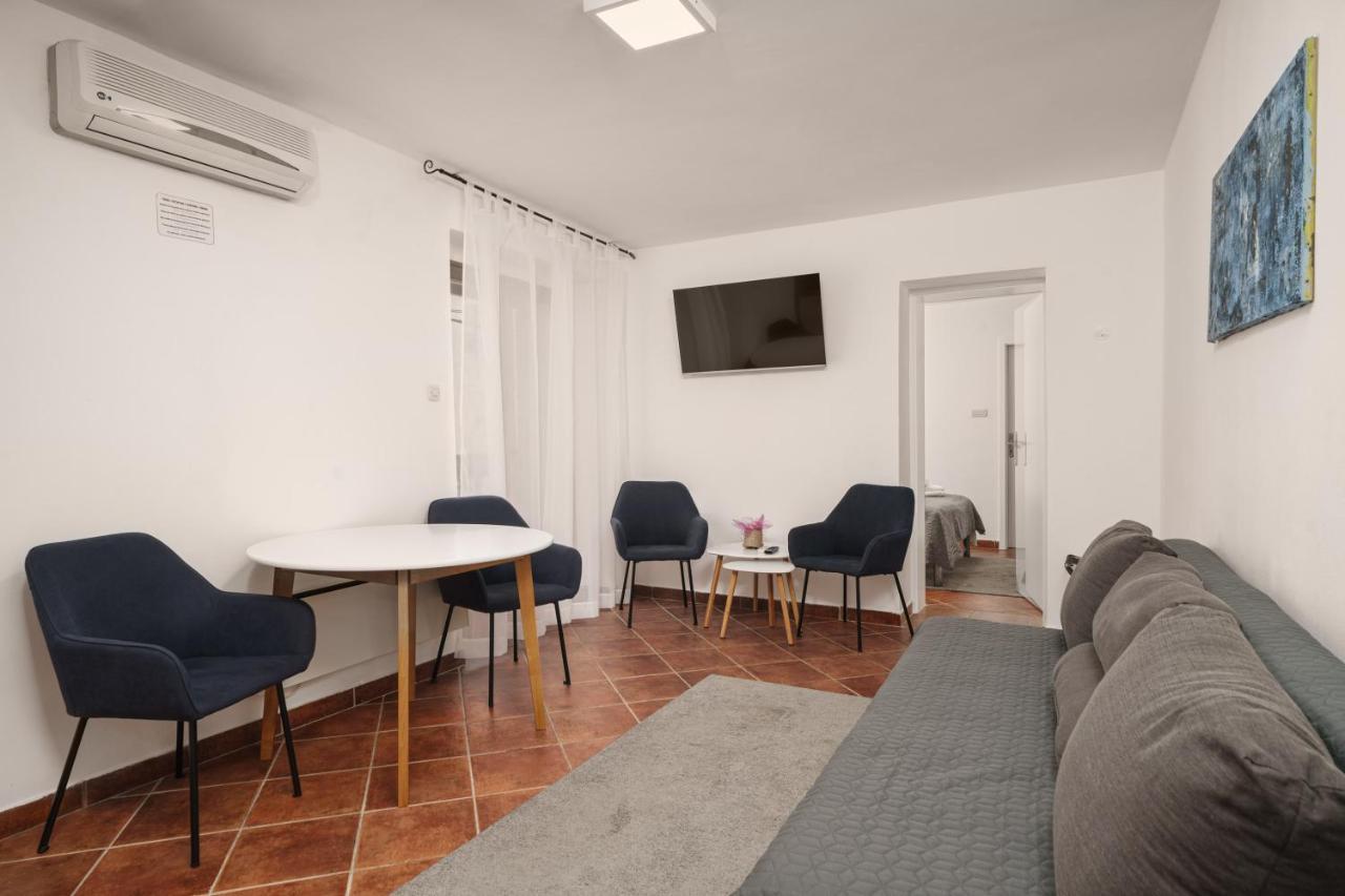 Heritage Residence In Center With Pool- Apartments Vodice Exteriér fotografie