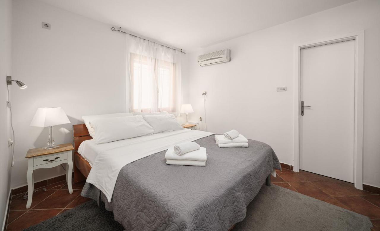 Heritage Residence In Center With Pool- Apartments Vodice Exteriér fotografie
