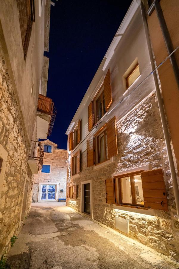 Heritage Residence In Center With Pool- Apartments Vodice Exteriér fotografie